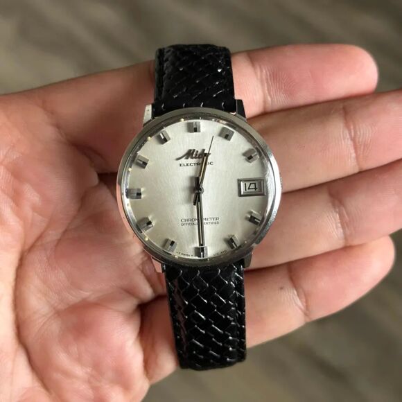 Vintage Mido Electronic Chronometer Officially Certified Watch - Picture 2 of 5